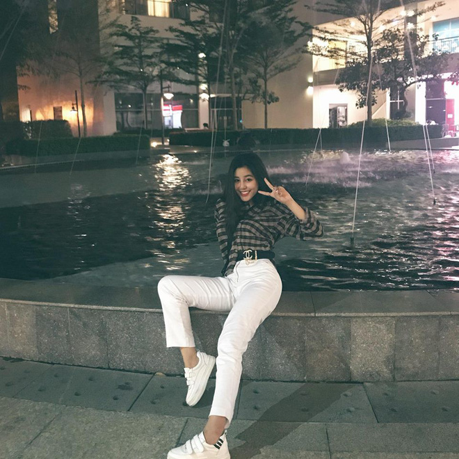 Nữ sinh Sài Gòn với vóc dáng gợi cảm được báo Hàn gọi là nữ thần không góc chết